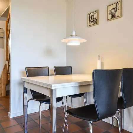 Appartamento Lovely In With Kitchen
